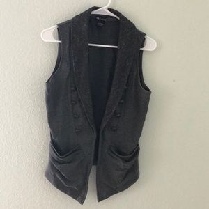 Sleeveless cardigan